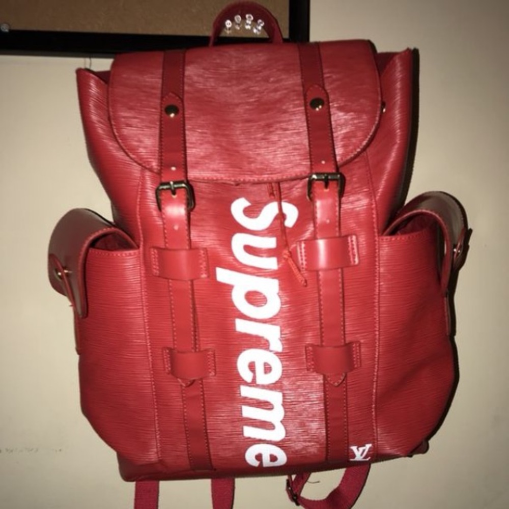 Louis vuitton X superme backpack red